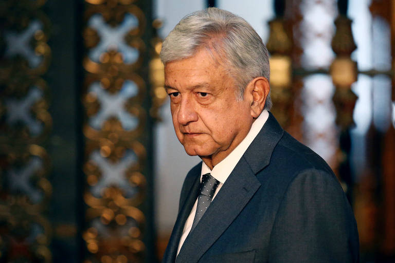 O presidente mexicano Andrés Manuel López Obrador se dirige à imprensa após ser eleito presidente, em 2018