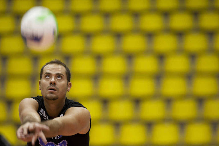 Campeão olímpico e bi mundial no vôlei, Ricardinho anuncia aposentadoria