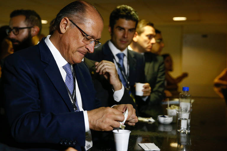 Alckmin elogia acordo de partidos rivais na Alemanha, e presentes veem aceno a Lula