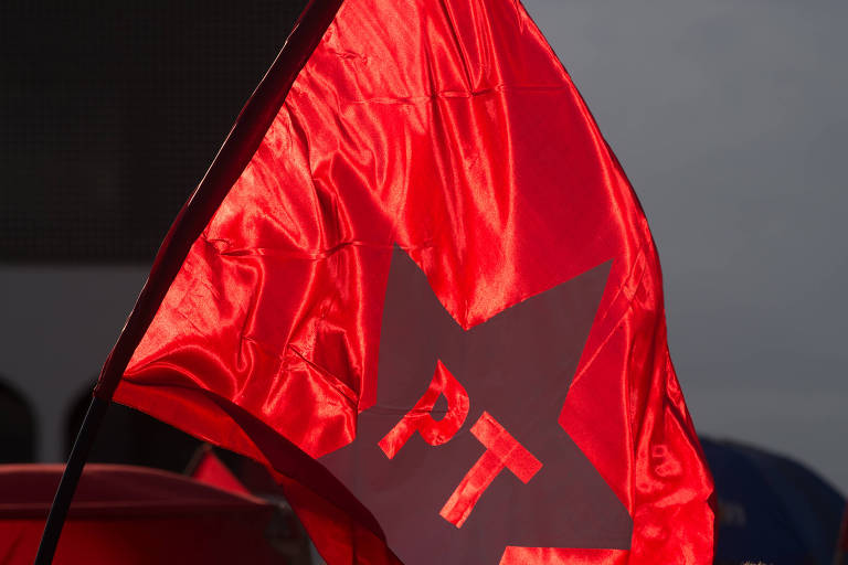 Bandeira do PT em manifestação