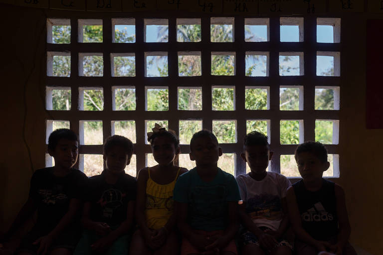 Desempenho da educação tem leve alta nos anos iniciais e queda nos finais; Brasil segue abaixo do pré-pandemia