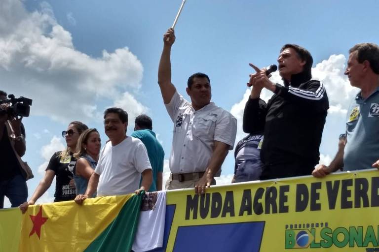 Jair Bolsonaro faz comício em Rio Branco, no Acre