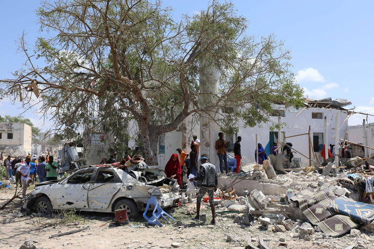 Ataque com carro-bomba na capital da Somália mata ao menos seis pessoas