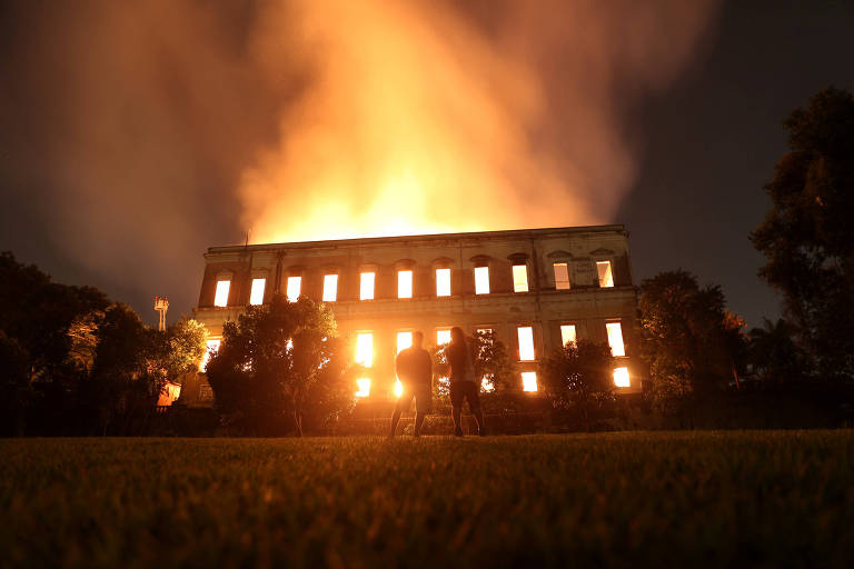 'Texto reforça a necessidade de apuração do incêndio no Museu Nacional', diz leitora