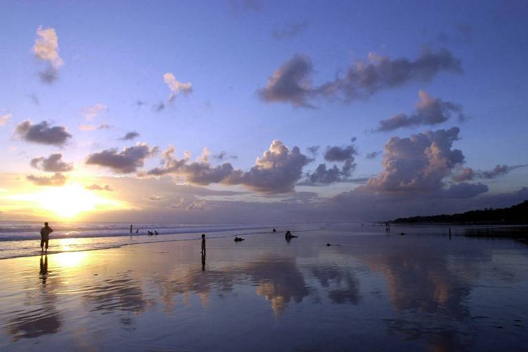 Como chegar a Bali e o que fazer além do surfe na ilha da Indonésia