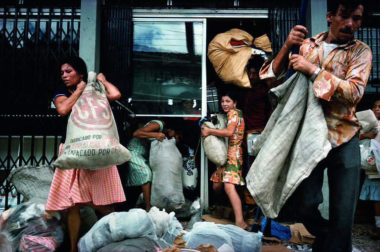 Fotografias do conflito na Nicarágua por Susan Meiselas 