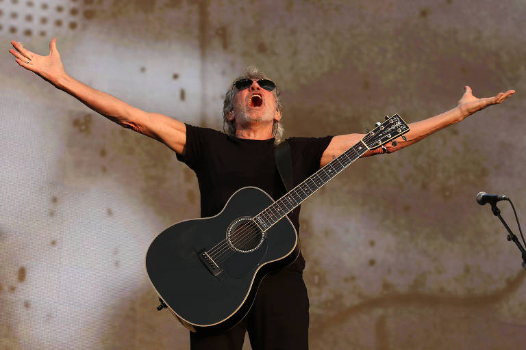 Roger Waters mergulha em política e se esconde em banda cover de Pink Floyd