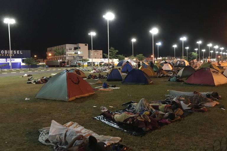 Venezuelanos desconhecem eleição, mas temem resultado