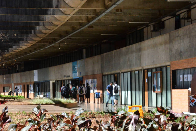 Campus da UnB (Universidade de Brasília); MEC ameaçou que cortaria verbas de universidades federais com base em princípios ideológicos