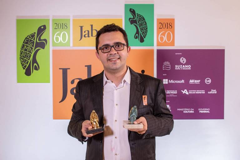 O escritor Mailson Furtado Viana, vencedor do Prêmio Jabuti na categoria livro do ano
