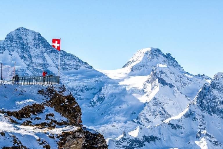 Aquecimento global deixa Alpes Suíços mais verdes e ameaça espécies