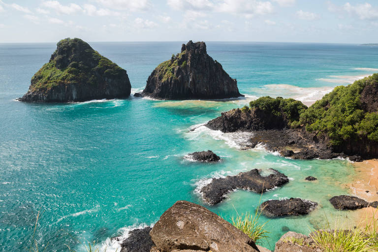 Fernando de Noronha proíbe venda e uso de itens de plástico descartável