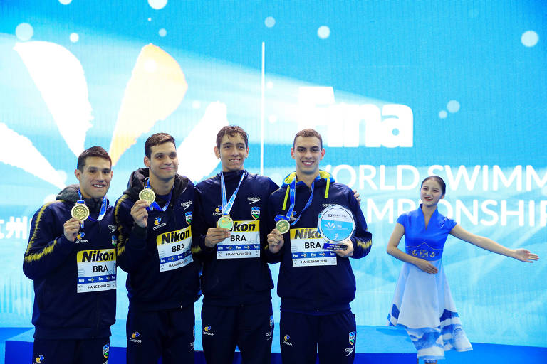 Brasil surpreende no 4 x 200 m livre e conquista o ouro com recorde mundial