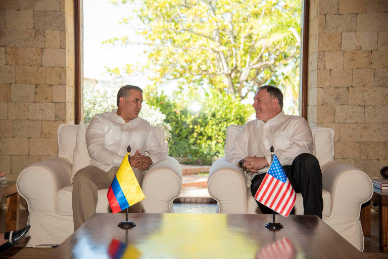 O secretário de Estados dos EUA, Mike Pompeo (dir.), durante o encontro com o presidente colombiano Iván Duque em Cartagena