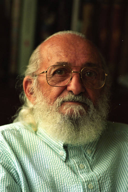 O educador Paulo Freire, durante entrevista em sua casa, na cidade de São Paulo (SP), em 1994