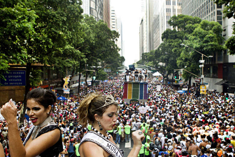 Desfile do Cord�o da Bola Preta no centro do Rio, com as musas Raissa Machado e Laura Sabino