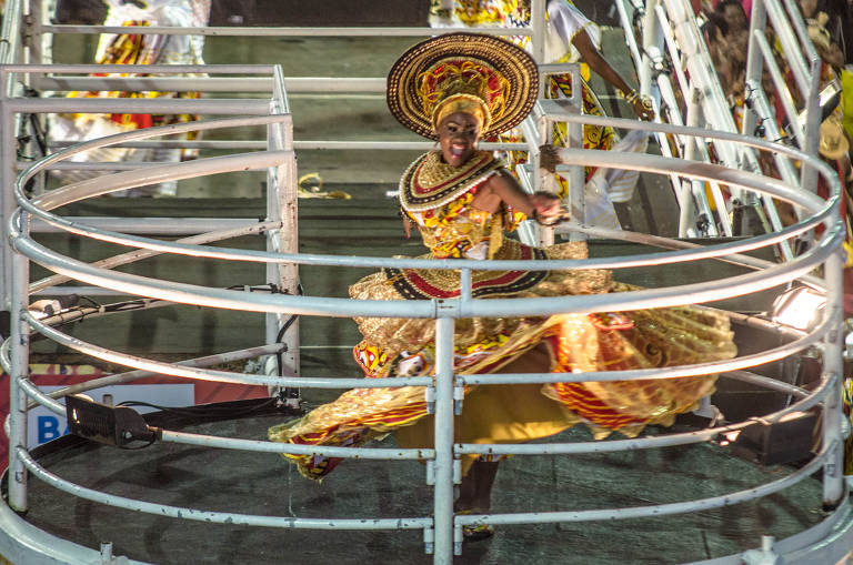 Carnaval de Salvador reverencia blocos afro e terá encontro de trios