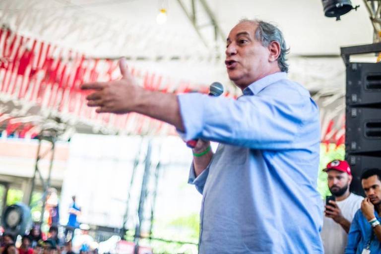 O ex-presidenciável Ciro Gomes (PDT) durante Bienal da UNE (União Nacional dos Estudantes), em Salvador