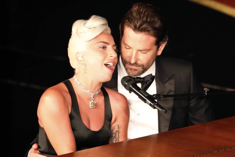 Lady Gaga se mudou para apartamento de Bradley Cooper em Nova York, diz revista