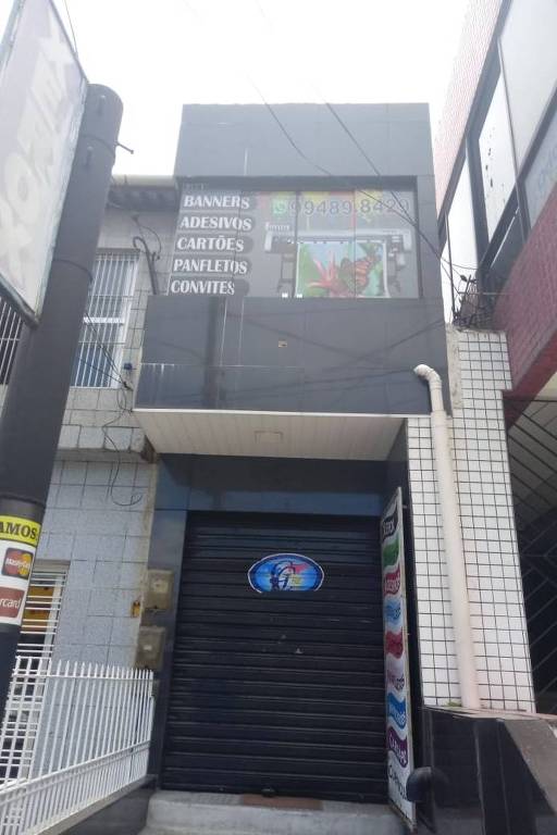 Fachada da Graff Center - Gráfica Rápida, no centro de Abreu e Lima. A empresa, terceirizada pela Colossu's, teria rodado o material de Luciano Bivar