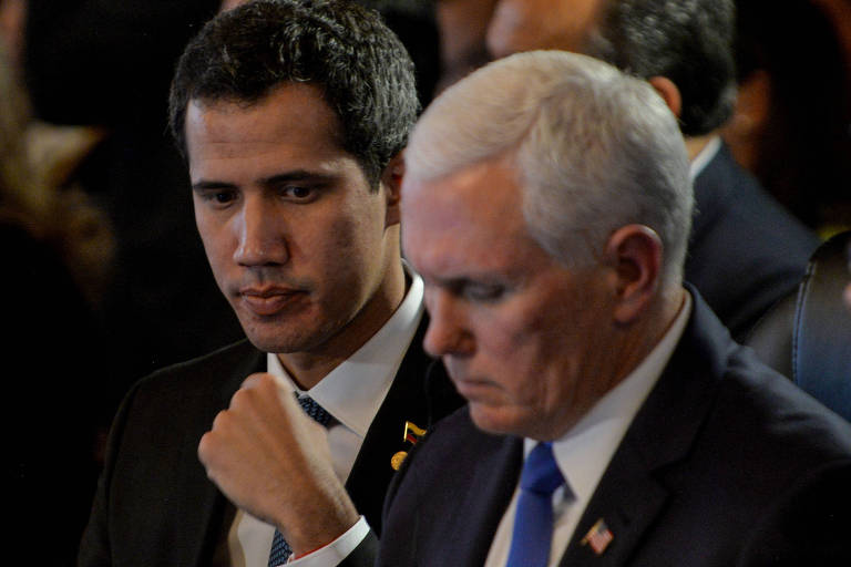 Juan Guaidó, com o vice-presidente americano, Mike Pence, em reunião em Bogotá