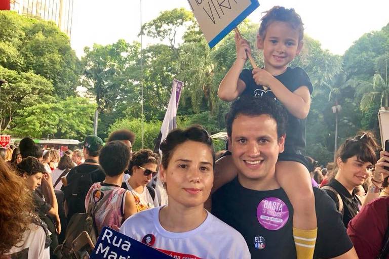 Marcha das mulheres em SP tem críticas a Bolsonaro e homenagens a Marielle