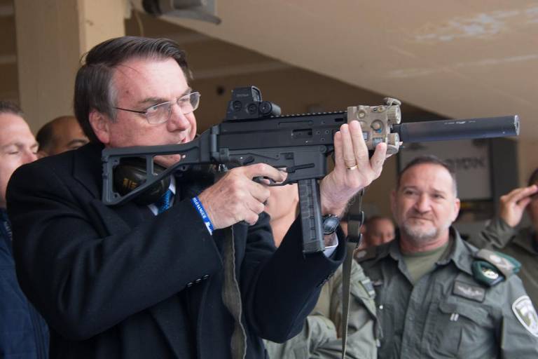 Bolsonaro atira com metralhadora em Israel