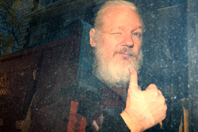 A prisão de Julian Assange