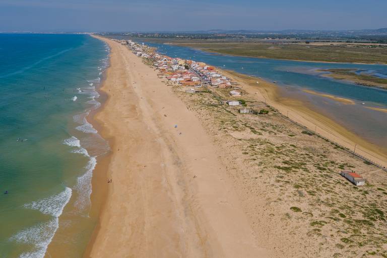 Conheça Faro, capital do Algarve