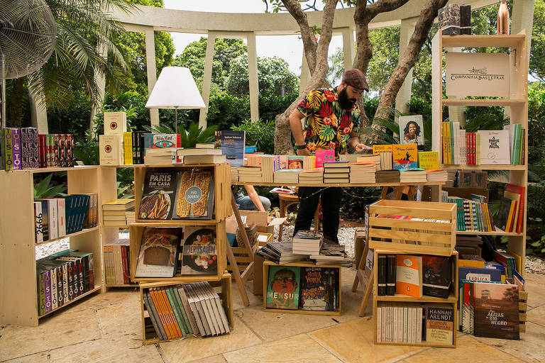 Bazar da Praça na Casa Panamericana