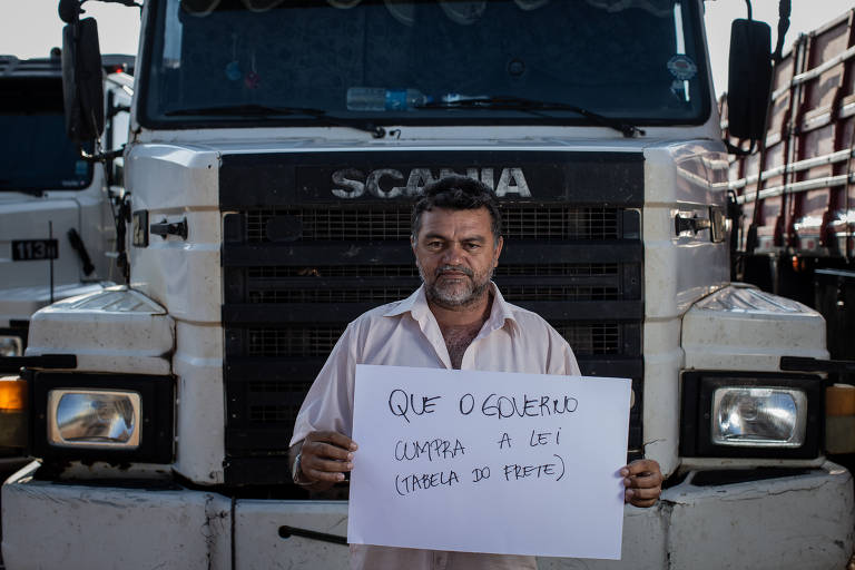 Caminhoneiros discordam sobre greve nesta quarta