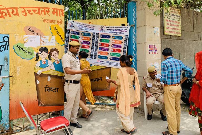 Local de votação em Déli, na Índia