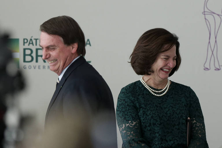 O presidente Jair Bolsonaro (PSL) e a procuradora-geral da República, Raquel Dodge, durante cerimônia em comemoração ao Dia das Mulheres, no Palácio do Planalto