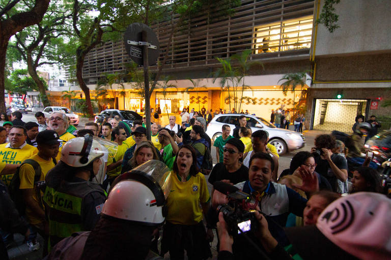 Polarização política