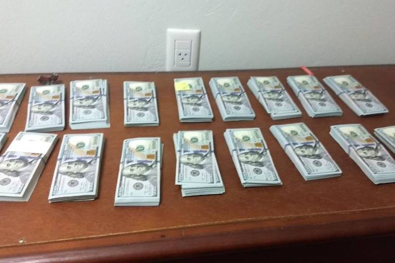 Cédulas de dólar encontradas pela Polícia Civil na casa da ex-esposa de Marcus Vinícius Vannucchi