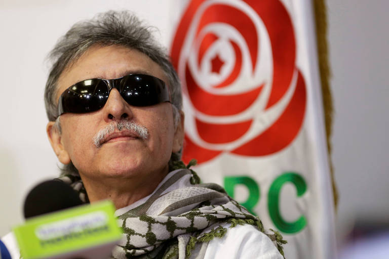 Ex-guerrilheiro das Farc toma posse como deputado e acirra crise na Colômbia