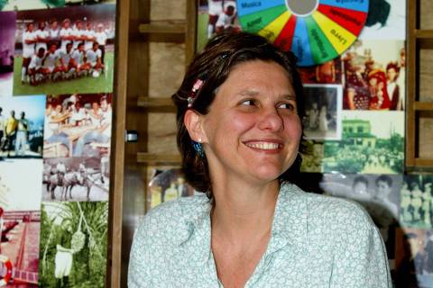 ORG XMIT: 092601_1.tif A historiadora Karen Worcman, 43, fundadora do Instituto Museu da Pessoa.Net em São Paulo (SP). O Instituto foi um dos finalistas do prêmio 