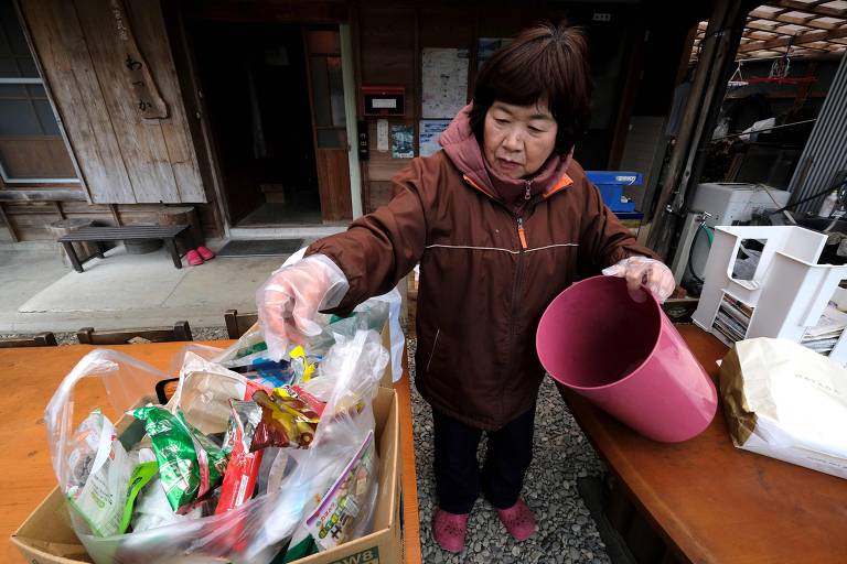 Moradores de cidade japonesa separam lixo em 45 categorias