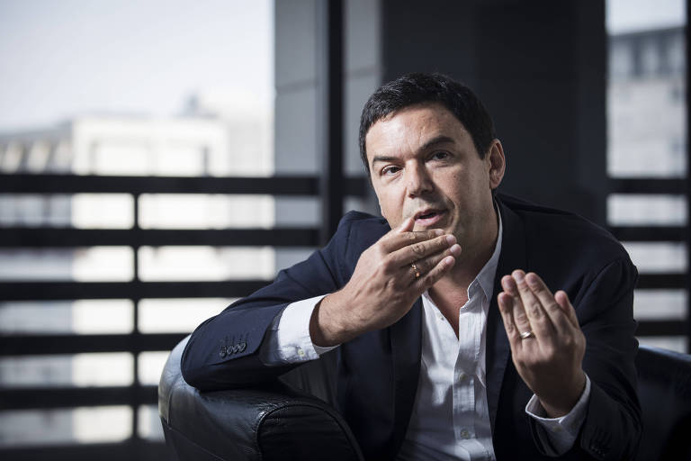 piketty gesticula