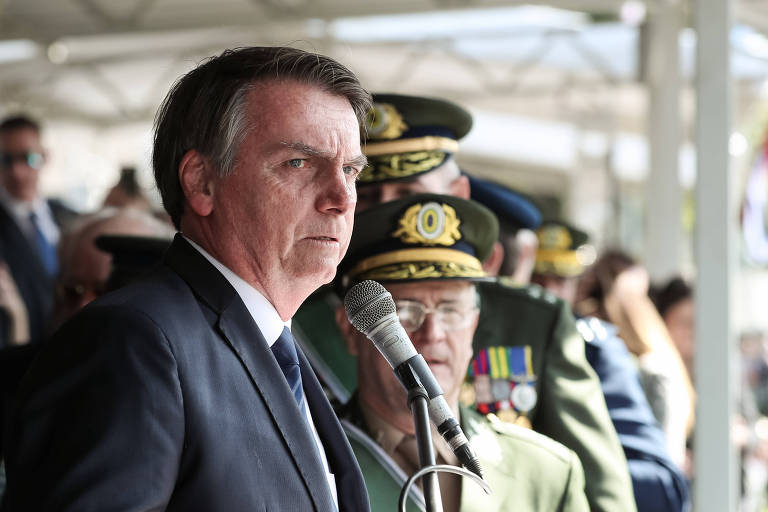 Bolsonaro multiplica por 10 número de militares no comando de estatais