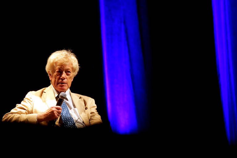  Filósofo Roger Scruton durante debate Fronteiras do Pensamento, em São Paulo