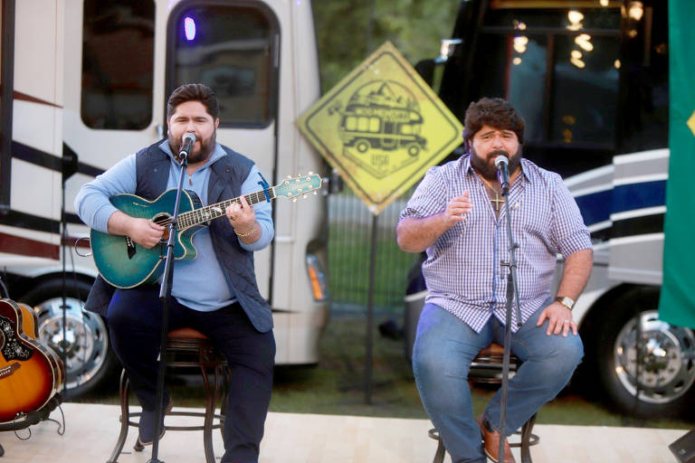 Ônibus de César Menotti e Fabiano sofre acidente e dupla cancela show