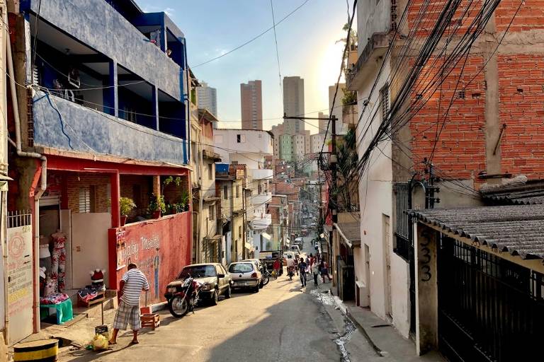 Rua Melchior Giola, em Paraisópolis, zona sul de SP