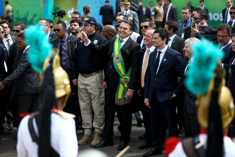 Jair Bolsonaro participa do desfile da Independência