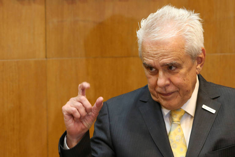 Insatisfação de caminhoneiros não é problema da Petrobras, diz presidente da estatal