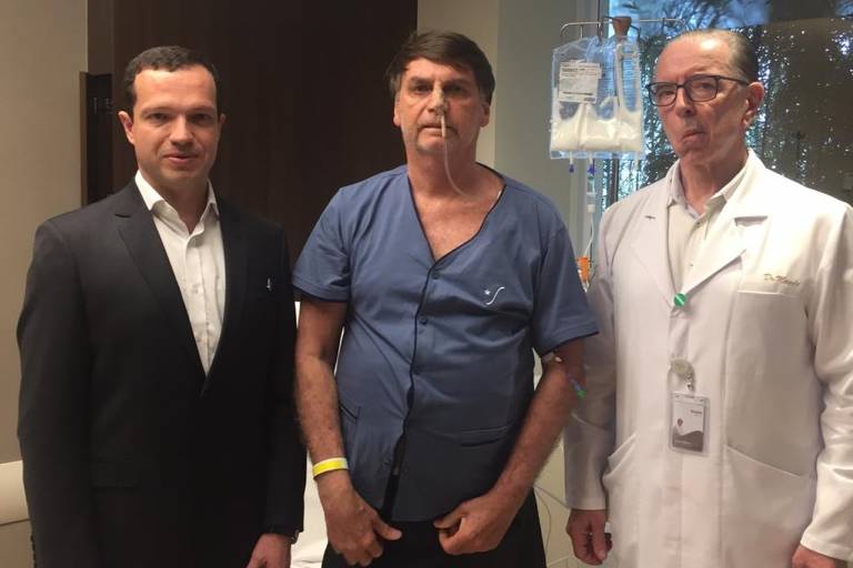 Em 2019, Bolsonaro se recupera de cirurgia para correção de hérnia no abdômen