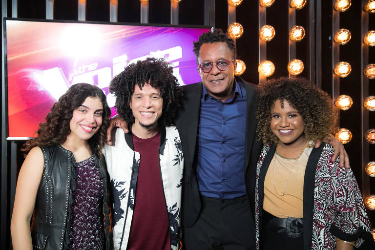 Iza emplaca três candidatos na final do reality The Voice e quer evitar quinto título de Teló