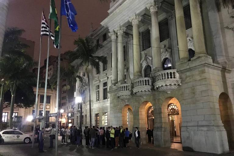 Militante de Escola Sem Partido é agredido a socos na saída da Faculdade de Direito da USP