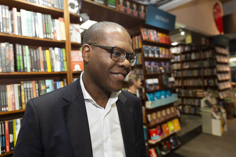 Silvio Almeida, advogado e presidente do Instituto Luiz Gama, durante lançamento de livro na Livraria Martins Fontes