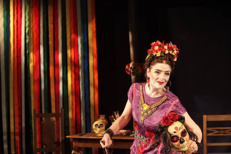 Veja fotos da peça 'Frida Kahlo - Viva la Vida'